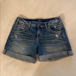 Silver Jeans “Sam” Shorts Size 26